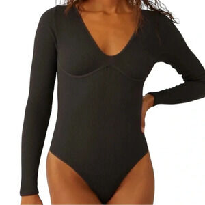 Free People NWOT | Meg Seamless Rib V Neck Bodysuit | M/L